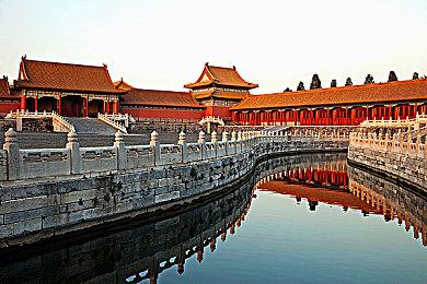 《无尽圆柱》10＆13登陆PS5＆XS＆Steam 提供周年升级